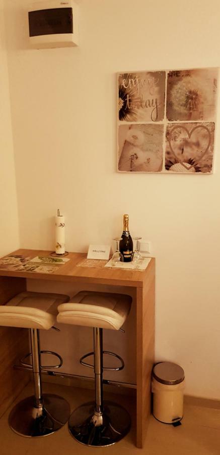 Studio Apartment Legcevic Kastela Bagian luar foto