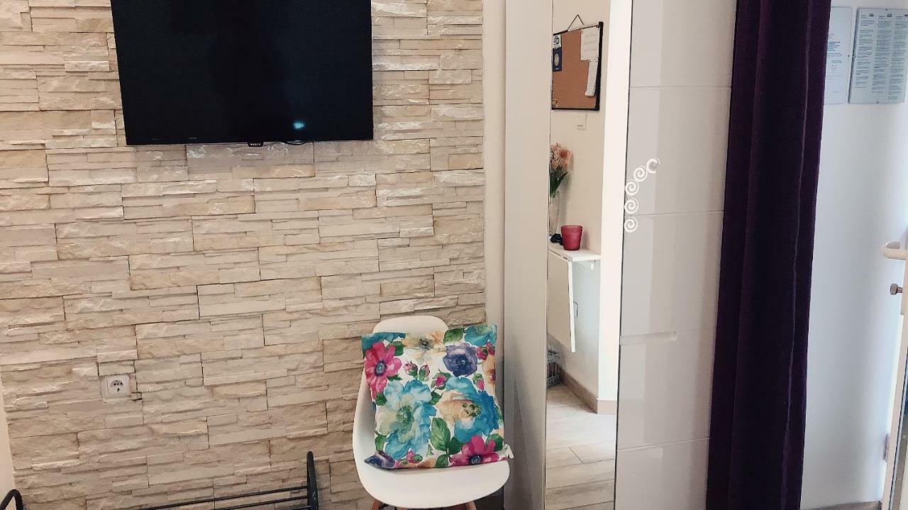 Studio Apartment Legcevic Kastela Bagian luar foto